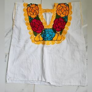 White mexican embroidered artisan shirt